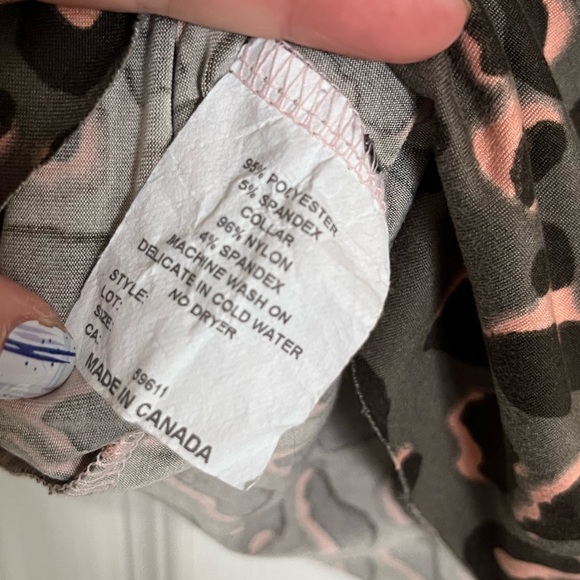 🇨🇦 Dotty Leopard and lace baseball t size xs -Toronto label - Picture 7 of 10